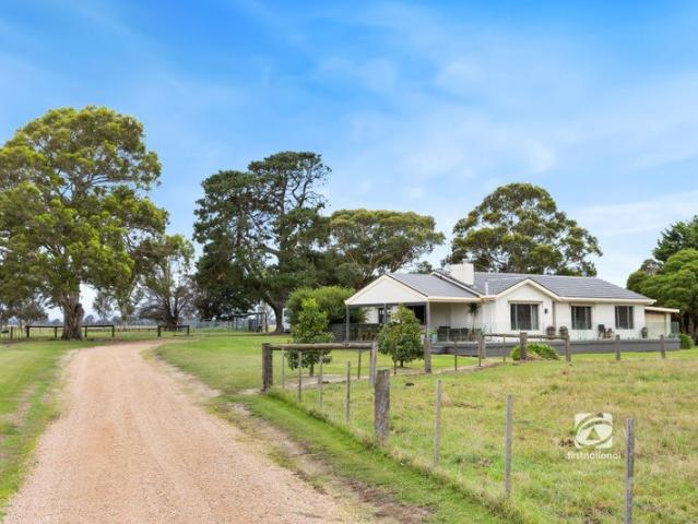 Cottage for sale in Fernbank, Victoria