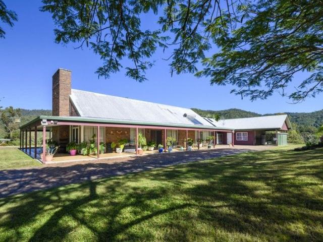 Cottage for sale in Toombul, Queensland