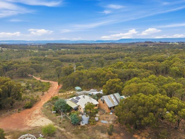Cottage for sale in Hilldene, Victoria