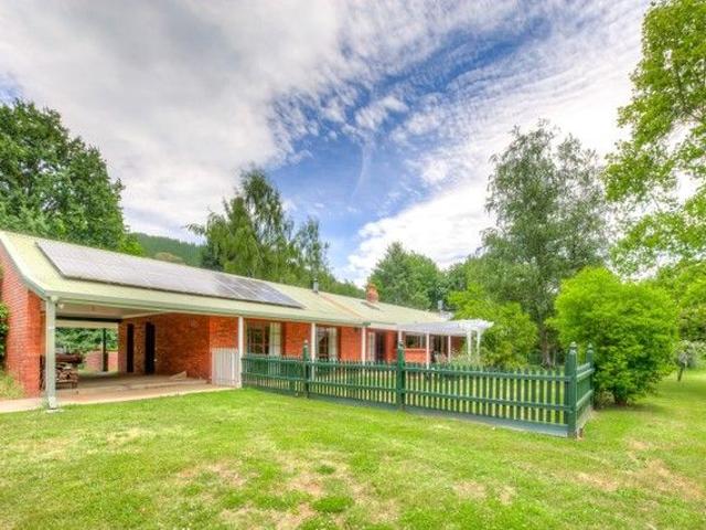 House for sale in Porepunkah, Victoria