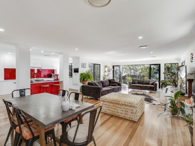 House for sale in Mount Lofty, Queensland