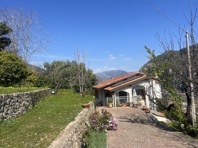 Casa in vendita a Ventimiglia, Liguria