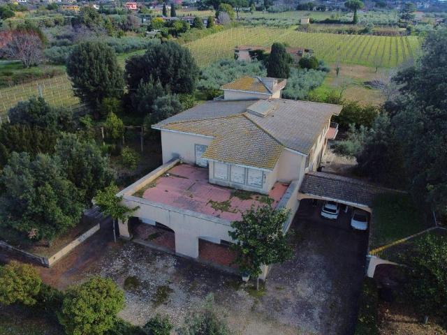 Villa Indipendente in vendita a Due Santi, Roma Capitale