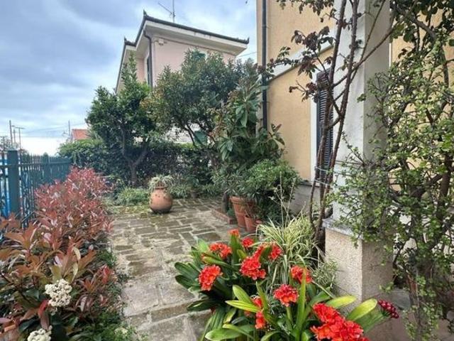 Villa Indipendente in vendita a Borgio, Borgio Verezzi