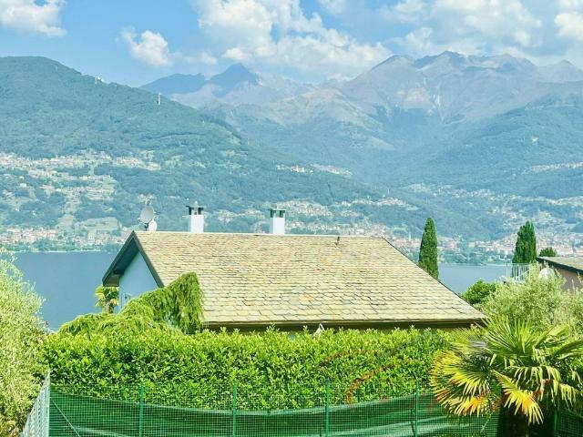 Villa Indipendente in vendita a Colico, Lombardia