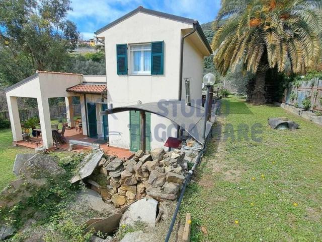 Villa Indipendente in vendita a Castellaro, Liguria