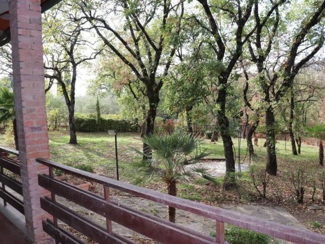 Villa Indipendente in vendita a Civitella in Val di Chiana, Albergo