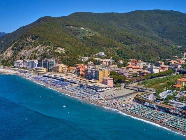 Villa Indipendente in vendita a Deiva Marina, Liguria