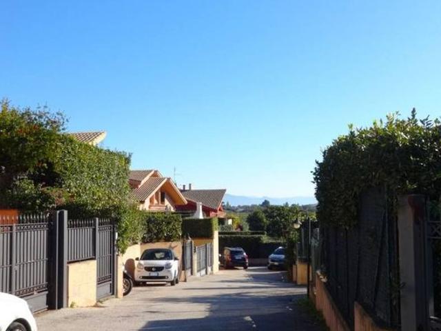 Villa Indipendente in vendita a Roma Capitale, Lazio