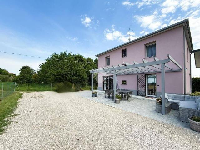 Villa Indipendente in vendita a Molinella, Reggio Emilia