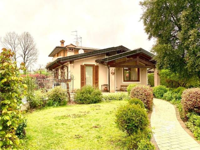 Villa Indipendente in vendita a Castenedolo, Lombardia