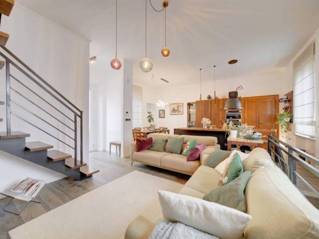 Villa Indipendente in vendita a Circoscrizione 4, Piemonte