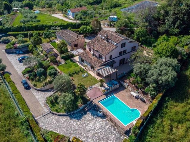 Villa Indipendente in vendita a Marche, Ancona