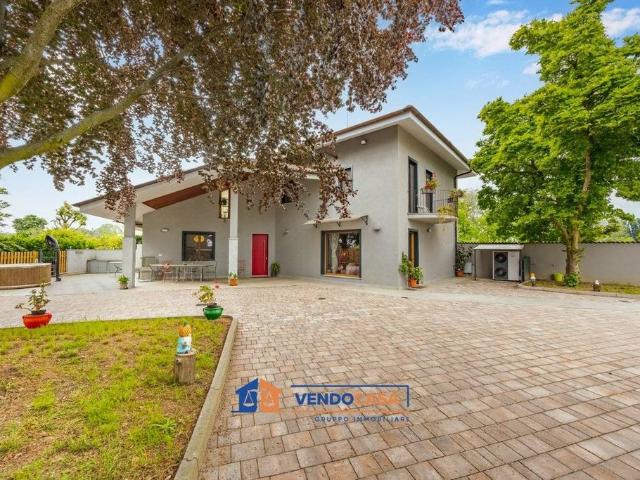 Villa Indipendente in vendita a Piemonte, Cuneo