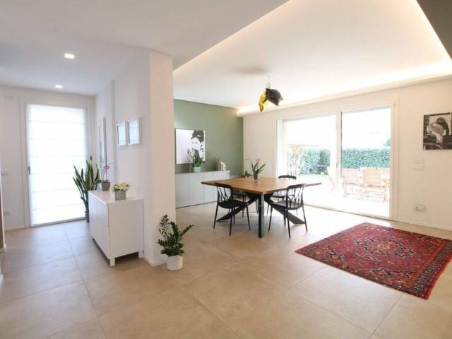 Villa Indipendente in vendita a Sant'Agostino, Albignasego