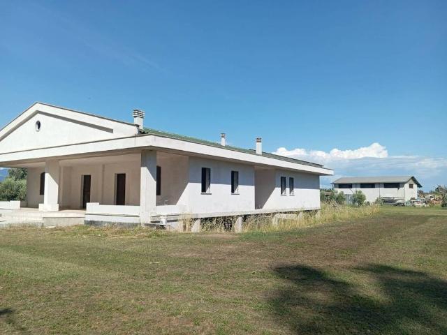 Villa Indipendente in vendita a Latina, Lazio