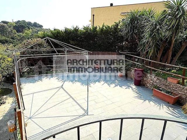 Villa Indipendente in vendita a Spotorno, Liguria