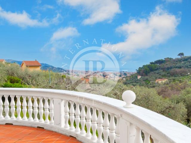 Villa Indipendente in vendita a Diano Marina, Liguria