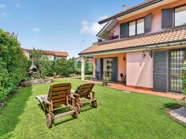 Villa Indipendente in vendita a San Fiorano, Villasanta