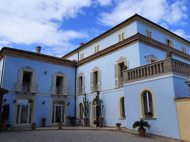 Villa Indipendente in vendita a Quartiere dei poeti, Pineto