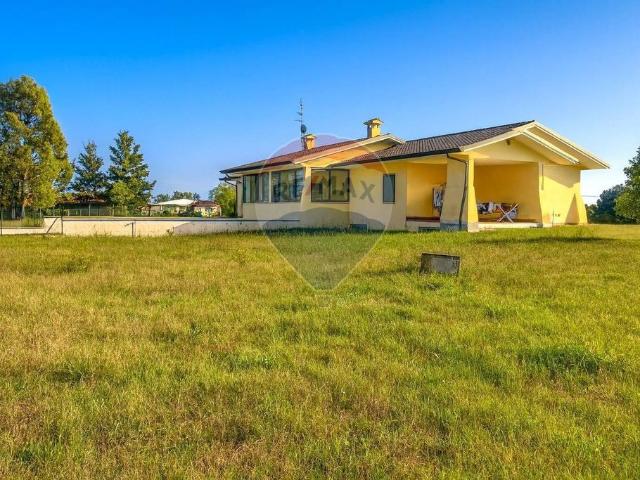 Villa Indipendente in vendita a Latina, Lazio