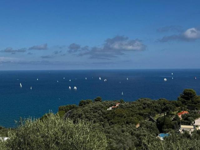 Villa Indipendente in vendita a Diano Gorleri, Diano Marina