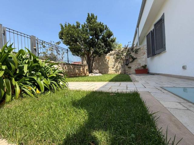 Villa Indipendente in vendita a Municipio 5, Puglia