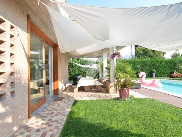 Villa Indipendente in vendita a Villanova, Bernareggio