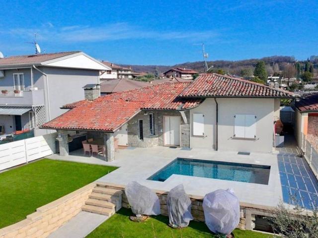 Villa Indipendente in vendita a Muscoline, Lombardia