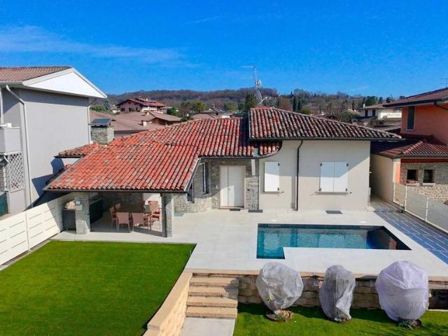 Villa Indipendente in vendita a Muscoline, Lombardia