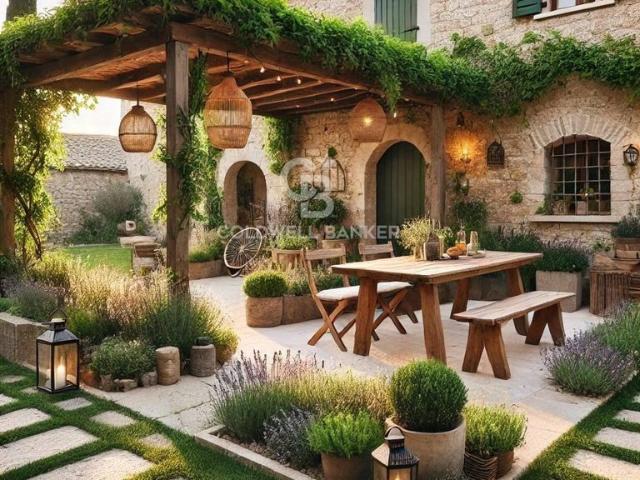 Villa Indipendente in vendita a Pozzuolo, Bagni Di Lucca Ponte