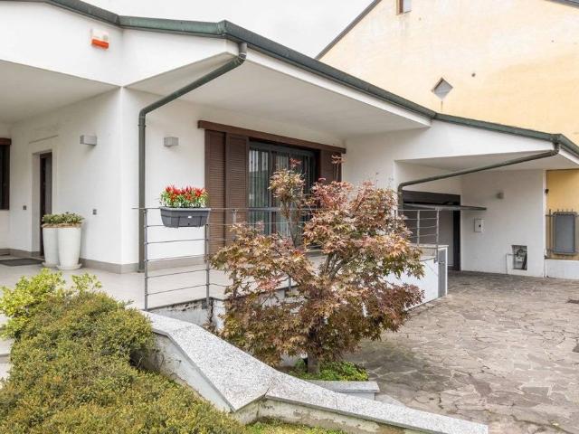 Villa Indipendente in vendita a Zona Omogenea Milano Nord, Paderno Dugnano