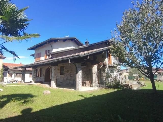 Villa Indipendente in vendita a Solbiate con Cagno, Solbiate Comasco