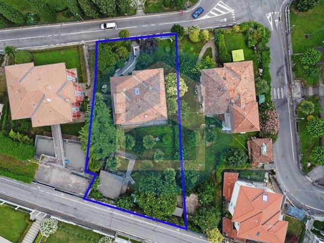 Villa Indipendente in vendita a Lovere, Lombardia