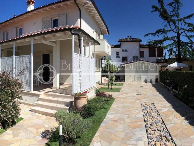 Villa Indipendente in vendita a Tonfano, Toscana