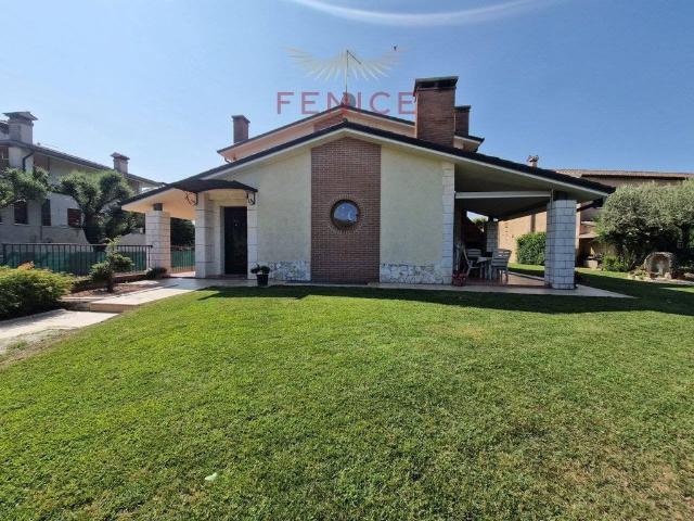 Villa Indipendente in vendita a Trevignano, Veneto