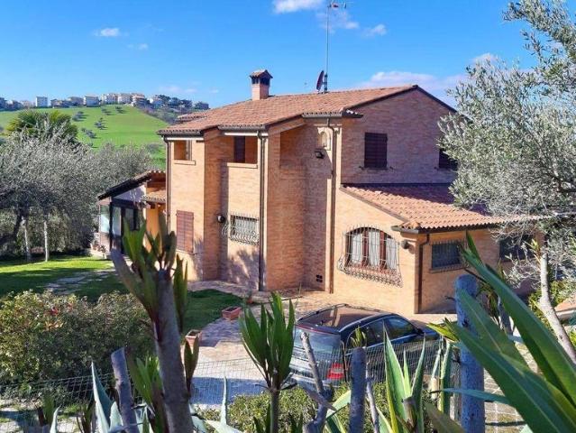 Villa Indipendente in vendita a Marche, Fermo