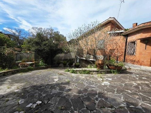Villa Indipendente in vendita a Sabaudia, Latina