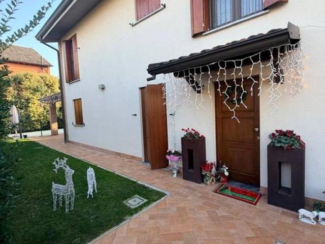 Villa Indipendente in vendita a Lemignano, Collecchio