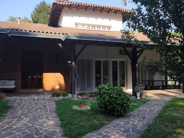 Villa Indipendente in vendita a Nizzolina, Marnate