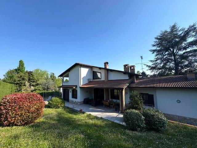 Villa Indipendente in vendita a Godiasco Salice Terme, Salice Terme