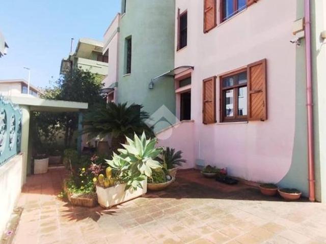 Villa Indipendente in vendita a Is Arenas, Quartu Sant'elena