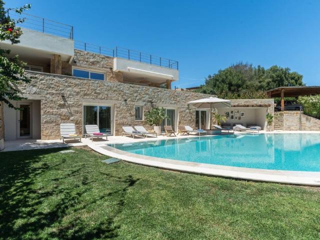 Villa Indipendente in affitto a San Pantaleo, Sardigna/Sardegna