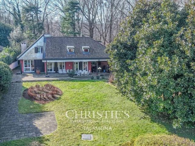 Villa Indipendente in vendita a Ranco, Lombardia