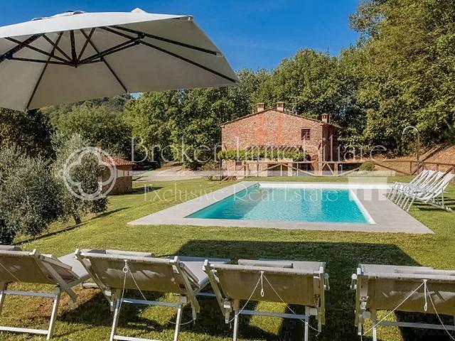 Villa Indipendente in vendita a Montecarlo, Toscana