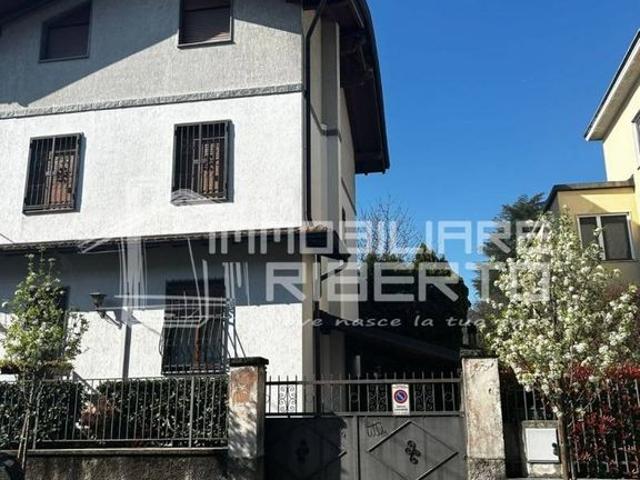 Villa Indipendente in vendita a Zona Omogenea Milano Nord, Cusano Milanino