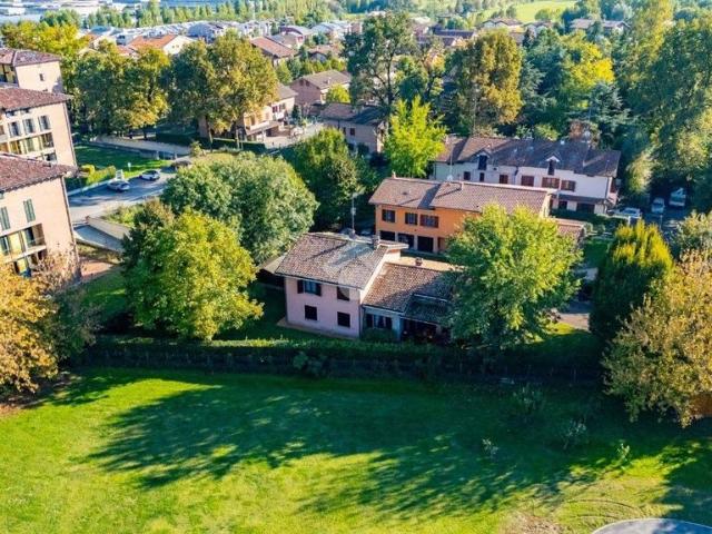 Villa Indipendente in vendita a Villaggio Stranieri-Bazzarola, Re