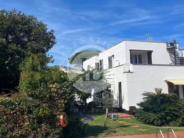 Villa Indipendente in vendita a Arenzano, Liguria