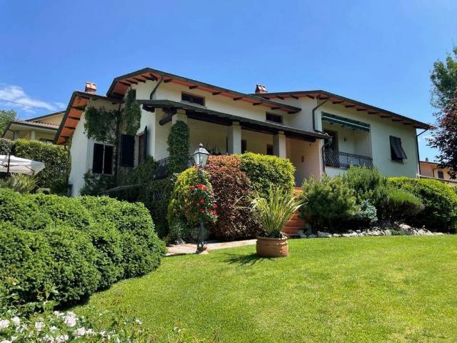 Villa Indipendente in vendita a Unione dei comuni Media Valle del Serchio, Pescaglia