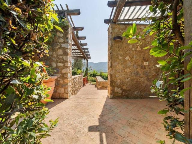 Villa Indipendente in vendita a Garlenda, Liguria